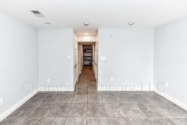 Building Photo - 306 S Wayne St