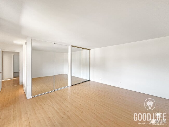 Building Photo - Spacious 4Bd/3Ba Townhome near SDSU