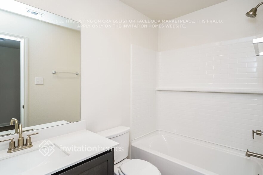 Building Photo - 10029 Pilot Pl