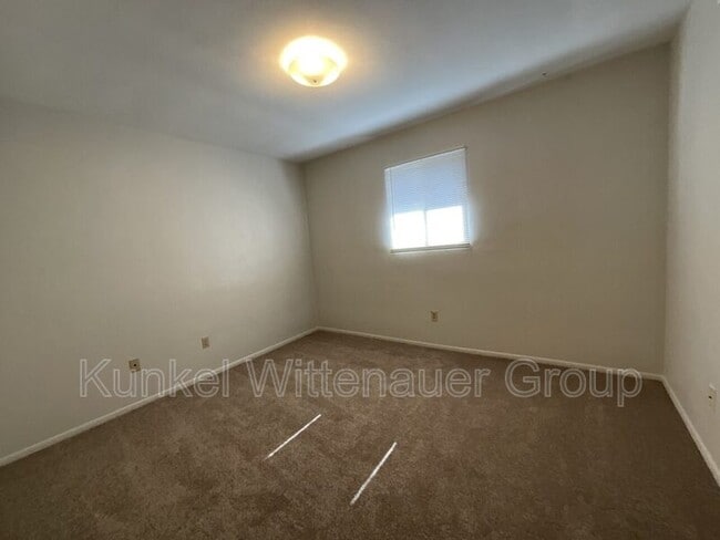 Building Photo - 900 8th St