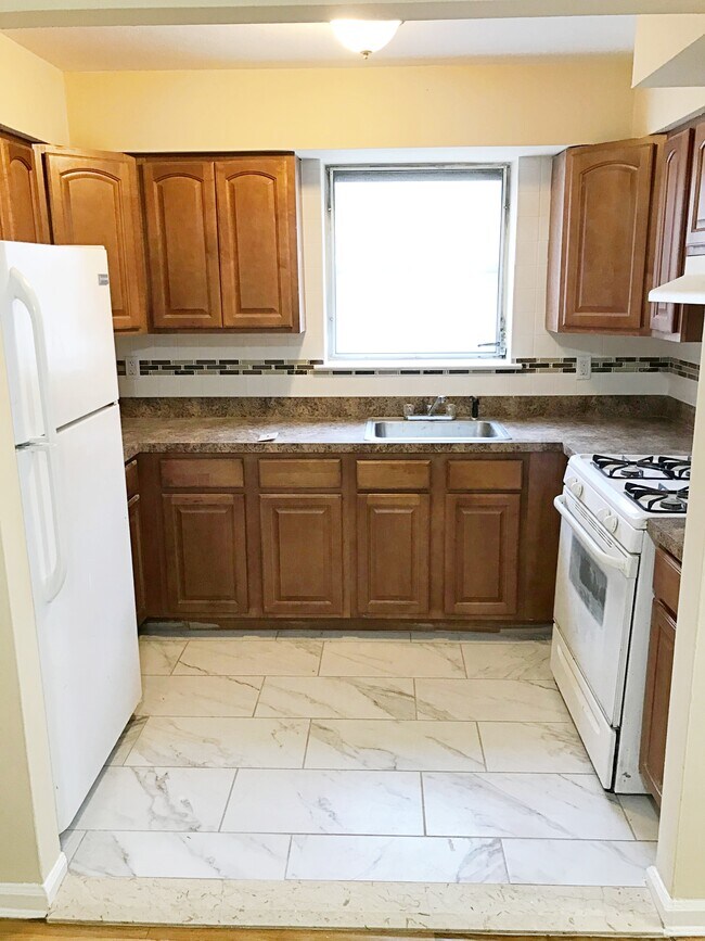 640 Throggs Neck Expy 640 Throggs Neck Expy Bronx NY 10465