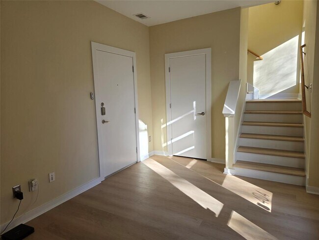 Building Photo - 6000 S Congress Ave