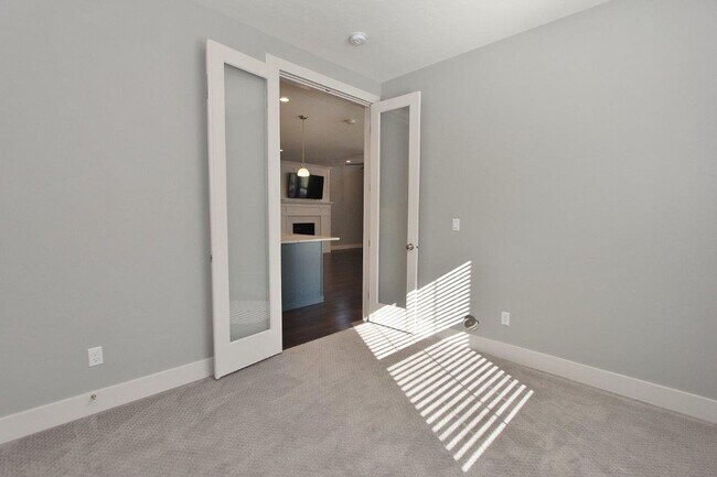 Building Photo - Immaculate Home in Harris Ranch