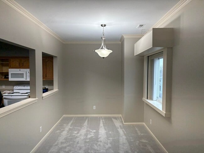 Building Photo - 227 Main St