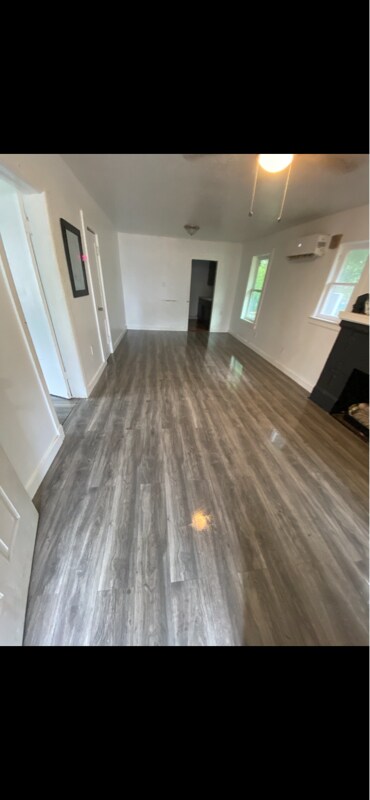 Building Photo - 732 N Victor Ave