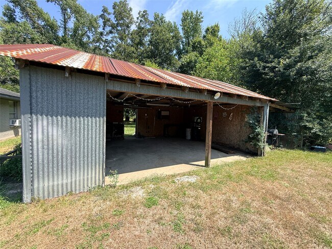 Building Photo - 892 County Rd 460