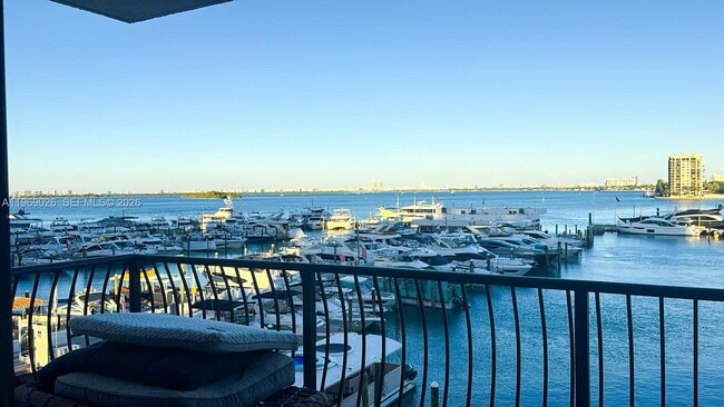 Building Photo - 555 NE 15th St