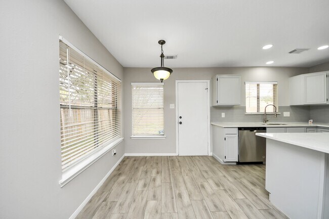 Building Photo - 4915 Pecan Grove Dr