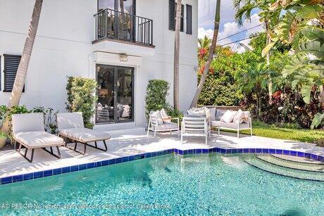 Building Photo - 217 Avila Rd