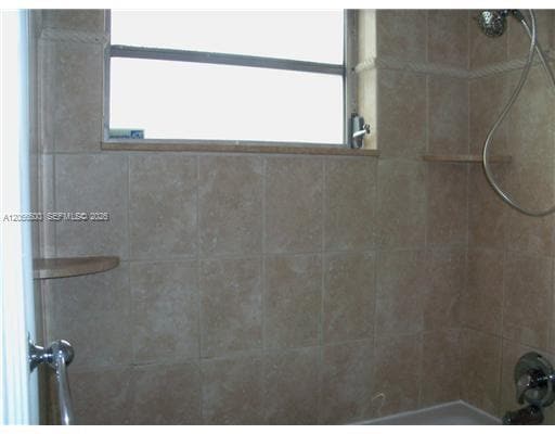 Building Photo - 2121 N Ocean Blvd