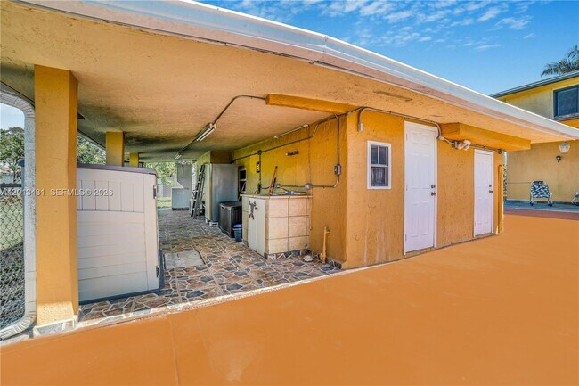 Building Photo - 26500 SW 167th Ave