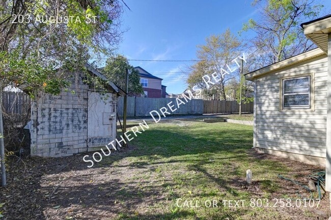 Building Photo - 203 Augusta St