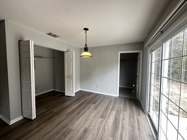 Building Photo - 75 Redwood Track Course