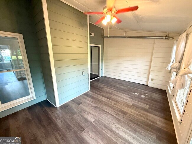 Building Photo - 2949 Governors Ct