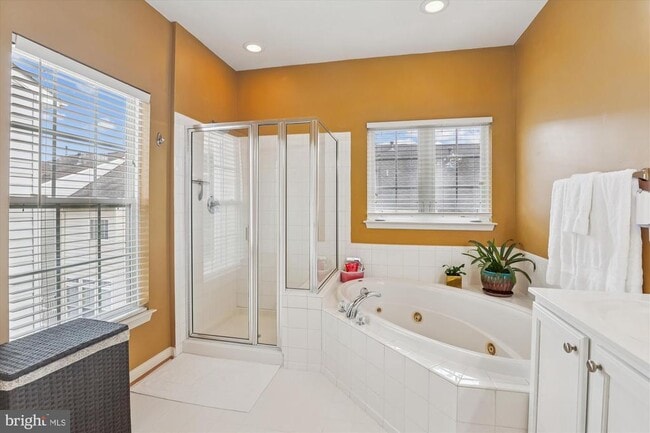 Building Photo - 9327 Hundith Hill Ct