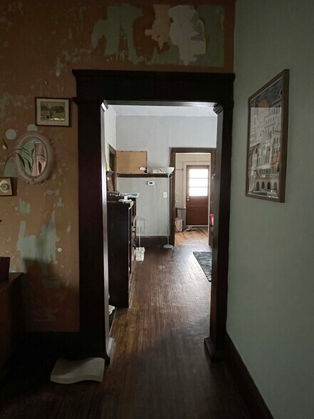 Living - 917 East 19th Street