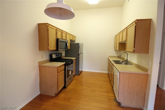 Building Photo - 700 Carnegie St