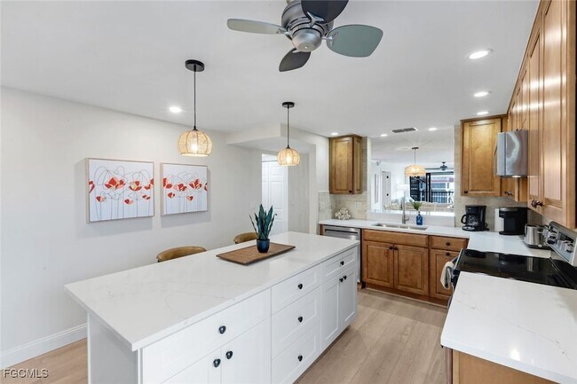 Building Photo - 2445 W Gulf Dr