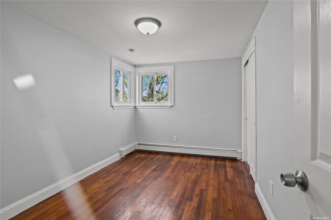 Building Photo - 675 S Long Beach Ave