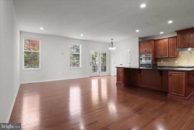 Building Photo - 42824 Edgegrove Heights Terrace