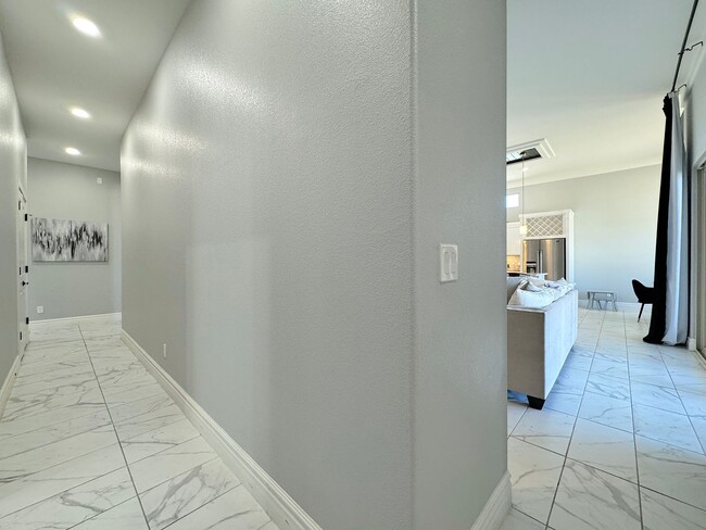 Building Photo - 14701 Tierra Mirage Ave