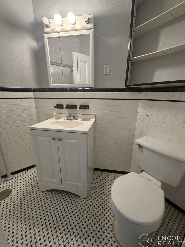 Building Photo - 11 Park St