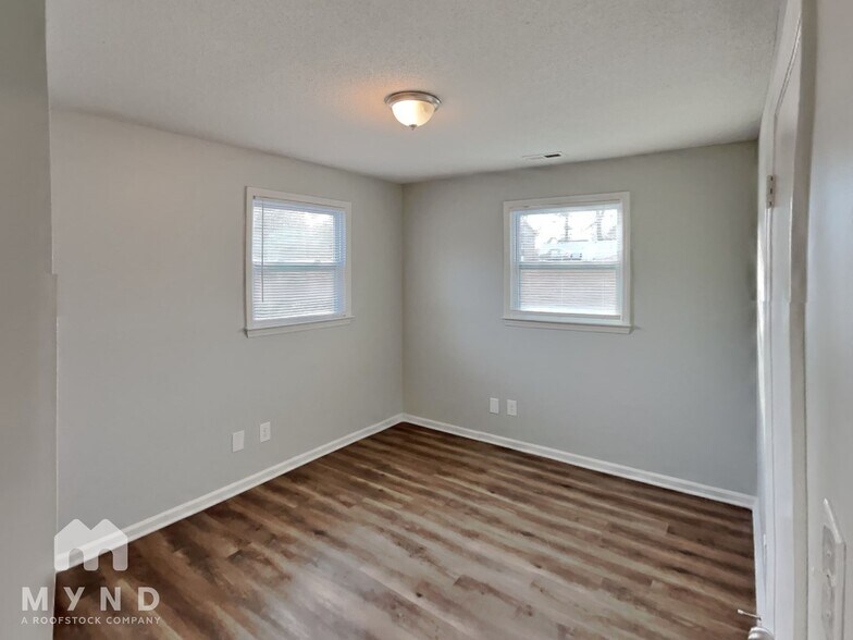 Building Photo - 211 Buckskin Dr