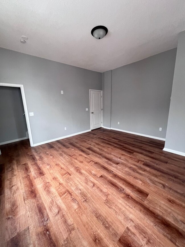 Building Photo - 1029 S 15th St
