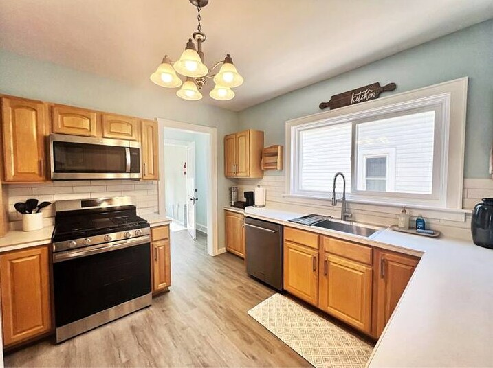 Building Photo - 819 Bell Ave