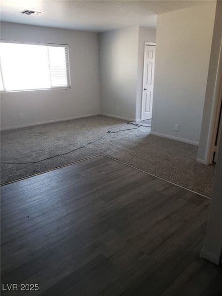 Building Photo - 4360 Twin View Cir