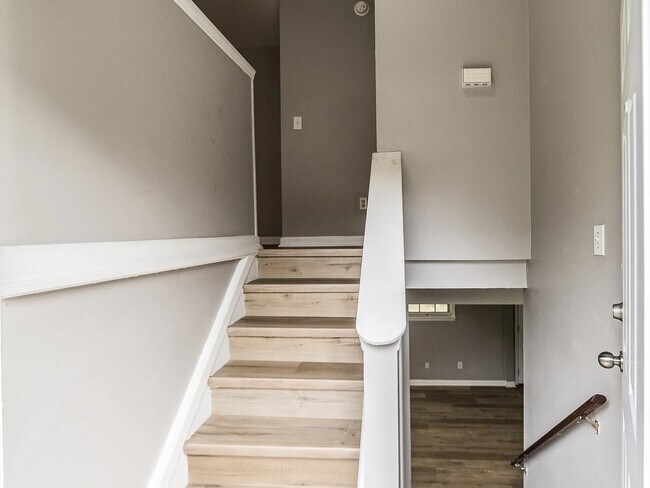 Building Photo - 3218 Uvalde Ln NW