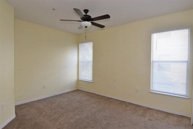 Building Photo - 5809 Legacy Crescent Pl