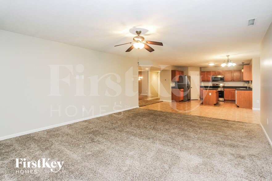 Building Photo - 7651 Lara Lee Dr