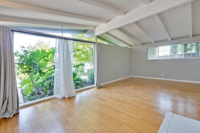 Building Photo - 18850 Newsom Ave