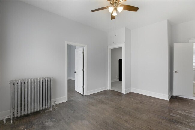 Building Photo - 2552 N Kildare Ave