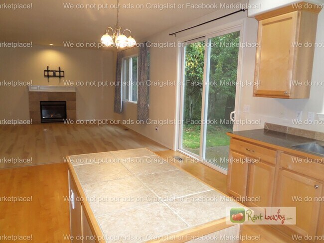 Building Photo - Meticulously Maintained 4-Bedroom Home in Sought-After Bothell Location!