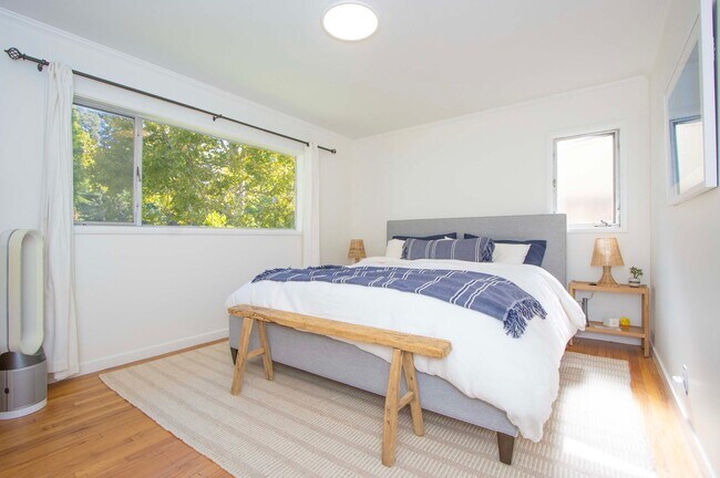 Building Photo - Perfect Family Home in Flats of Kentfield ...