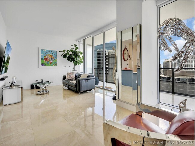 Building Photo - 1300 Brickell Bay Dr