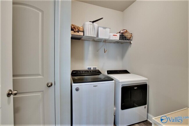 Building Photo - 155 Grey Fawn Trail