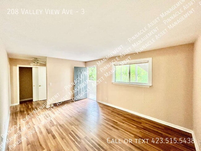 Building Photo - 208 Valley View Ave