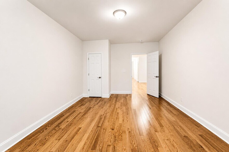 Building Photo - 1803 Riverside Dr