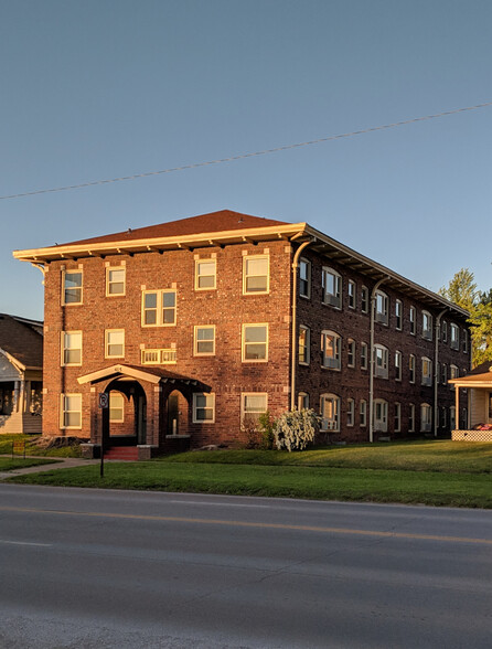 Building Photo - LamBar Place