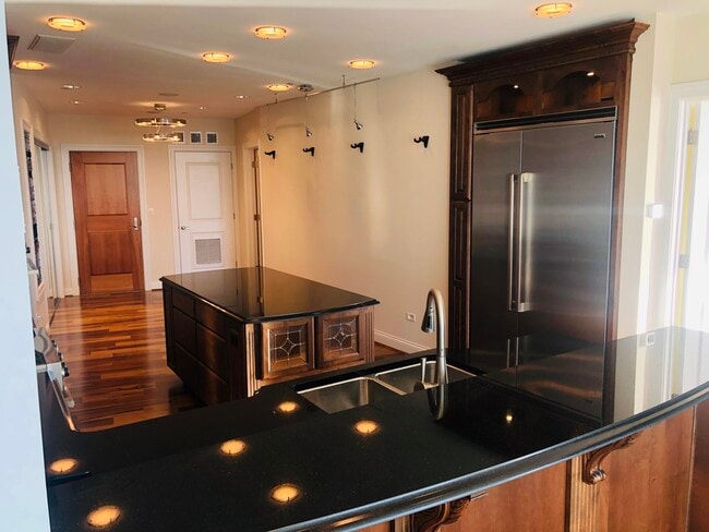 Building Photo - 400 Riverboat Row