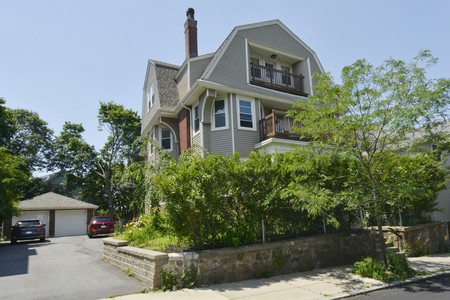 Building Photo - 35 Patten St