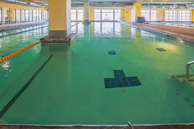 Building Photo - 675 S President St