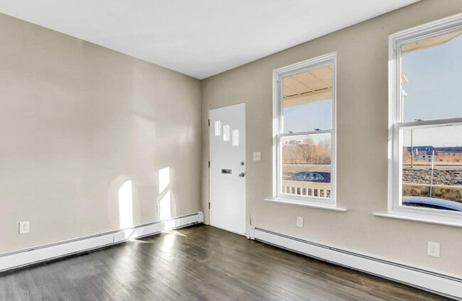 Building Photo - Charming 3 Bedroom, 1 Bath Home in York, Pa!