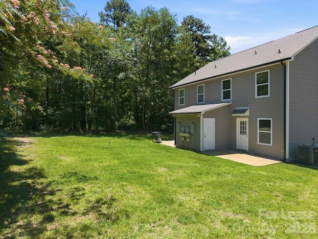 Building Photo - 1361 Ontario Dr