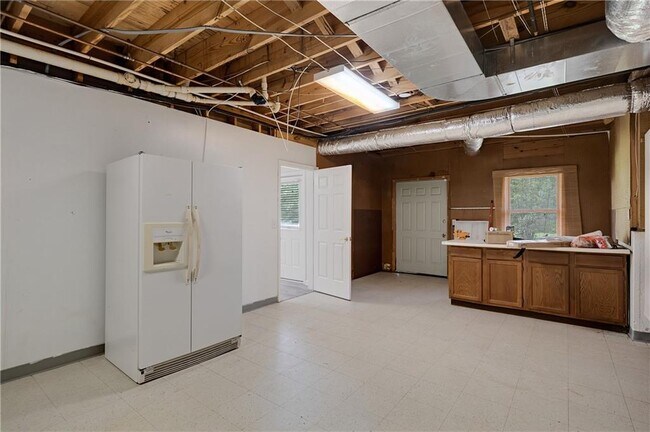 Building Photo - 5795 Dovnick Dr SW