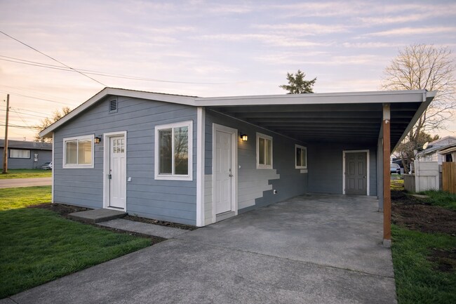 Building Photo - 3000 O St