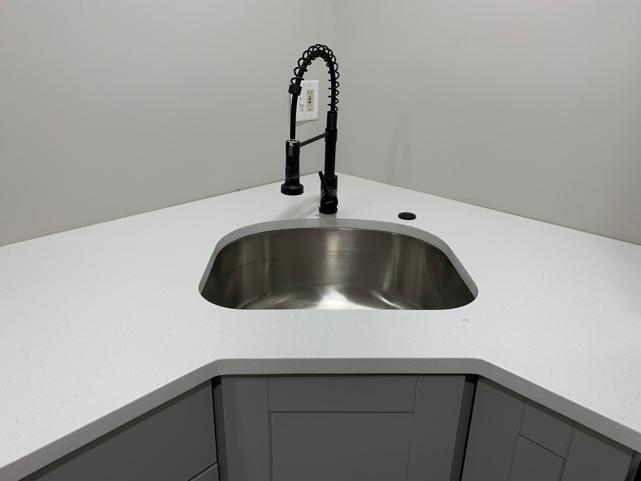 Building Photo - 1424 Catharine St